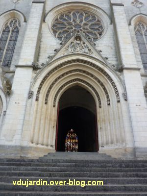Niort, église Saint-André, 2, le portail occidental ouvert