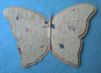 Papillon en papier maison