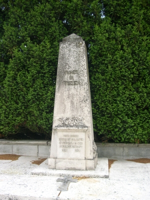 Le monument aux morts allemands du cimetière de la pierre levée à Poitiers