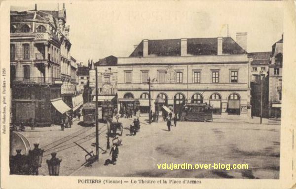 Poitiers, le premier théâtre, la façade, carte postale de Robuchon