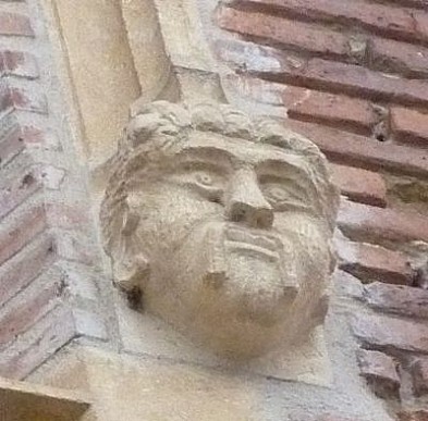 Toulouse, musée Saint-Raymond, façade postérieure, fenêtre 5, détail
