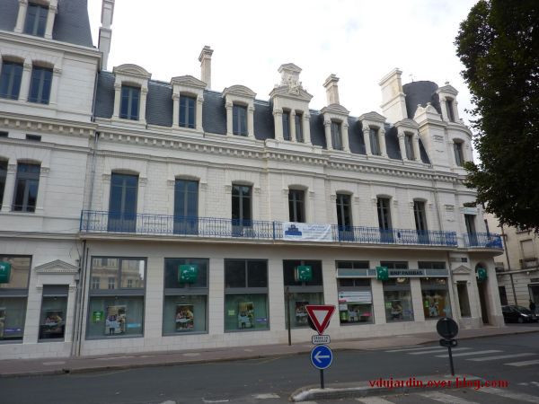 Poitiers, le cercle du commerce, la façade