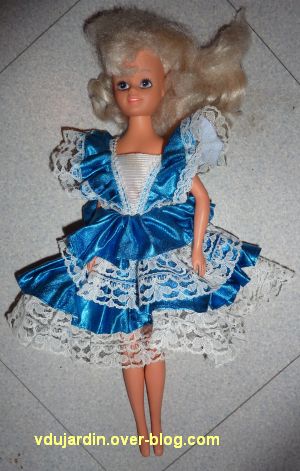 Pour l'annivversaire de Bidouillette, une poupée Barbie