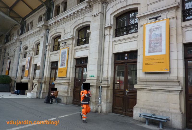 Gare de Tours, panneaux en céramique déposés en 2016