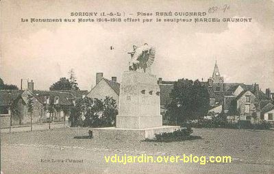 Le monument aux morts de Sorigny par Gaumont, carte postale ancienne, 1, vue lointaine