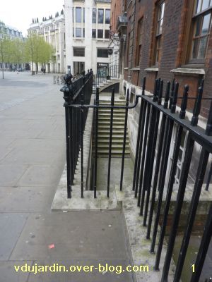 Londres, 17 avril 2011, défi APN escaliers, 1, vers Saint-Paul
