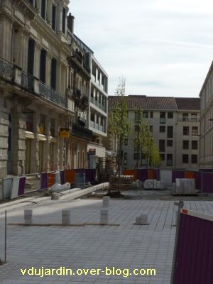 Poitiers, 2 avril 2011, coeur d'agglomération, pavage près de l'hôtel de ville
