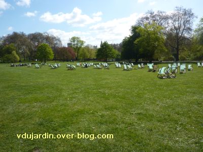 Londres, The wedding, 12 avril 2011, 07, les chaises longues du parc Saint-James
