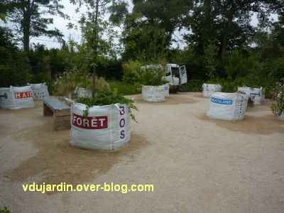 Chaumont-sur-Loire, festival 2011, le jardin 20, 1, un jardin en sacs de chantier