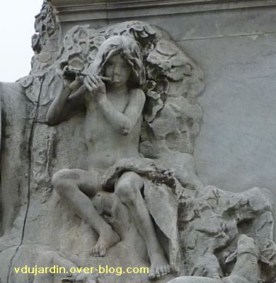 Paris, monument à Pasteur par Falguière, 11, détail du pâtre