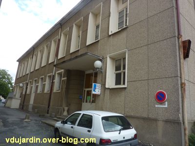 Poitiers, l'ancien sanatorium, 8, la façade postérieure et l'entrée de service