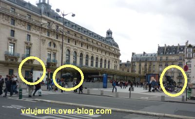 Paris, la sculpture de l'ancien palais du Trocadéro devant le musée d'Orsay