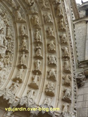 Poitiers, la cathédrale, portail sud, Vierges sages et folles, 3, la voussure à droite