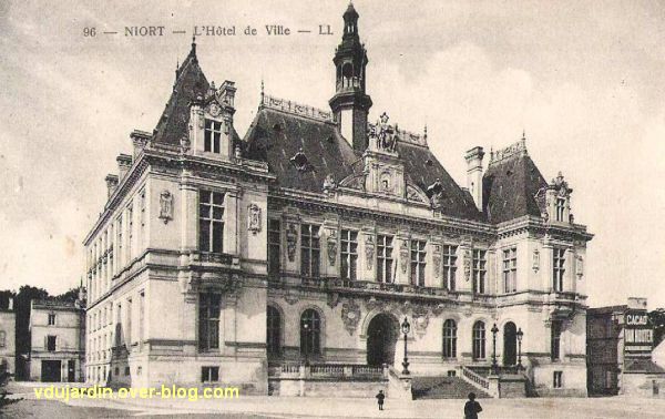 Niort, l'hôtel de ville sur une carte postale ancienne
