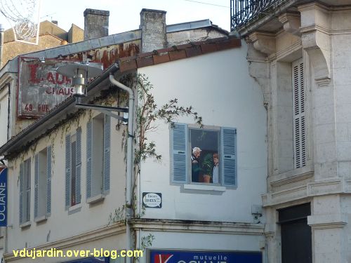 Angoulême, le mur peint au 45 rue Hergé, par Sineux
