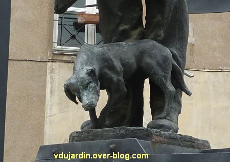 Jules Verne à la médiathèque de Nantes, 3, le chien
