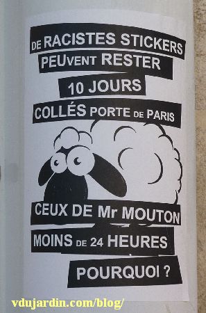 Mouton à Poitiers, sur l'enlèvement ou non des autocollants