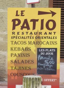Restaurant de spécialités orientales avec tacos mexicains et paninis